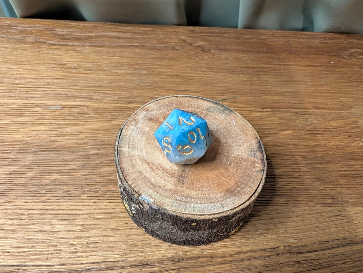 Sky and Snow - Spindown D20 Die