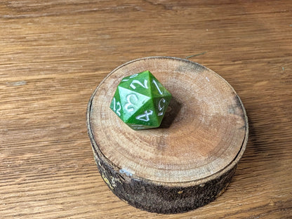 Strixhaven Green to Yellow - Spindown D20 Die