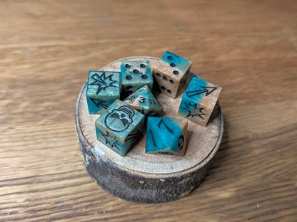 Green and Gold - Blood Bowl Dice Set